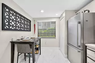 1000 Colony Point Cir, Pembroke Pines, FL 33026 - Photo 6