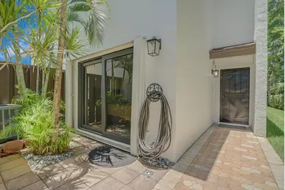 1301 N Riverside Drive #19, Pompano Beach, FL 33062 - Photo 4