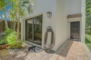 1301 N Riverside Dr, Pompano Beach, FL 33062 - Photo 4