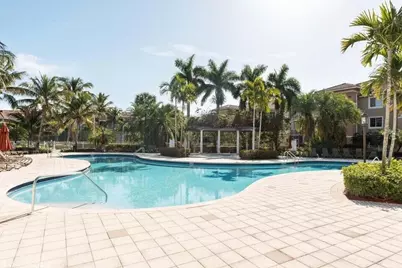 6410 Emerald Dunes Drive, West Palm Beach, FL 33411 - Photo 12