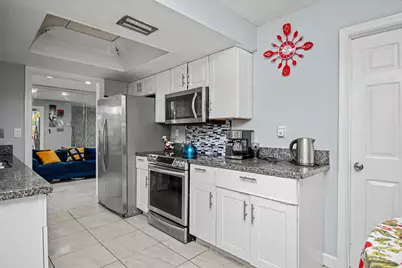 5704 NW 47th Lane, Tamarac, FL 33319 - Photo 14