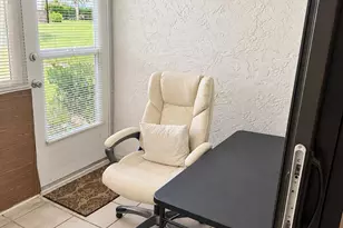 3154 Via Poinciana, Lake Worth, FL 33467 - Photo 22