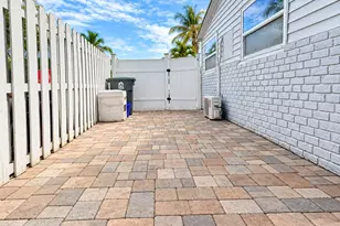 2793 Shawnee Rd, West Palm Beach, FL 33406 - Photo 12