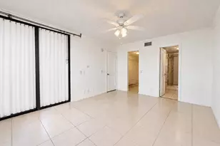 110 Lake Emerald Dr, Oakland Park, FL 33309 - Photo 12