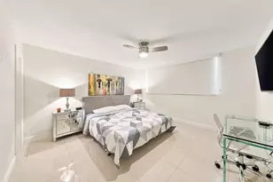 9400 N Hollybrook Lake Dr, Pembroke Pines, FL 33025 - Photo 34