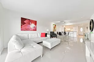 9400 N Hollybrook Lake Dr, Pembroke Pines, FL 33025 - Photo 24