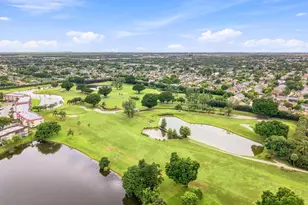 9400 N Hollybrook Lake Dr, Pembroke Pines, FL 33025 - Photo 8