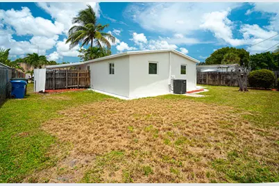 160 NE 60th Street, Oakland Park, FL 33334 - Photo 4