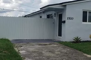 1520 N 68th Terrace, Hollywood, FL 33024 - Photo 2