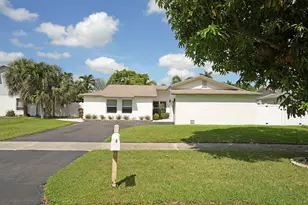 275 NW 39th Way, Deerfield Beach, FL 33442 - Photo 4