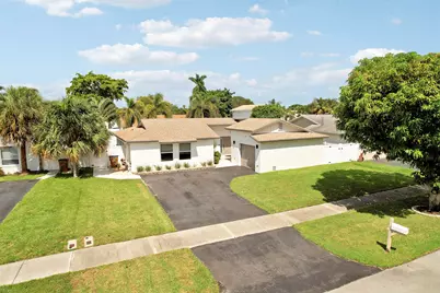 275 NW 39th Way, Deerfield Beach, FL 33442 - Photo 1