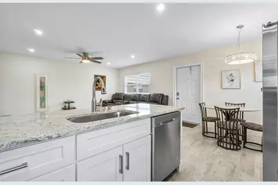 76 Flanders B, Delray Beach, FL 33484 - Photo 4