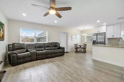 76 Flanders B, Delray Beach, FL 33484 - Photo 8