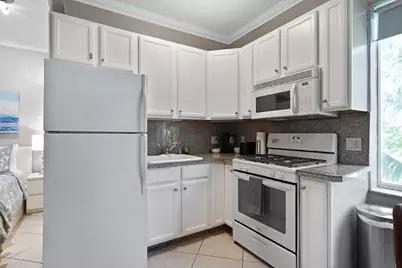 3710 Collins Avenue #N-304, Miami Beach, FL 33140 - Photo 4