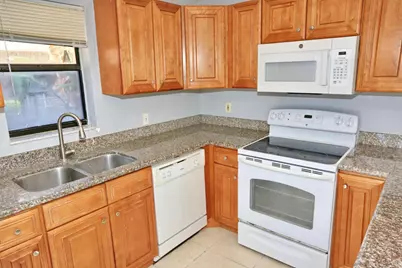 7531 Courtyard Run E, Boca Raton, FL 33433 - Photo 10