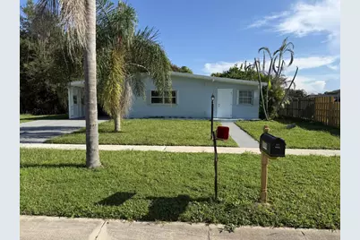 111 SE Castana Court, Port Saint Lucie, FL 34983 - Photo 2