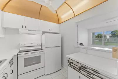 398 Tilford S, Deerfield Beach, FL 33442 - Photo 8