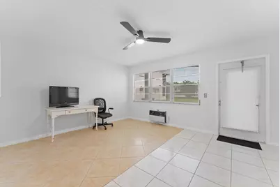 398 Tilford S, Deerfield Beach, FL 33442 - Photo 4