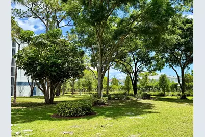4760 Lucerne Lakes Boulevard W #105, Lake Worth, FL 33467 - Photo 24