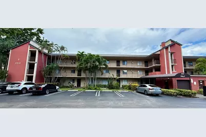 2212 S Cypress Bend Drive #303, Pompano Beach, FL 33069 - Photo 16