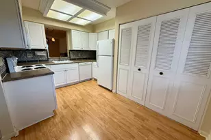 2212 S Cypress Bend Dr, Pompano Beach, FL 33069 - Photo 2
