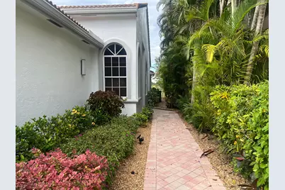 4638 Carlton Golf Drive, Lake Worth, FL 33449 - Photo 4