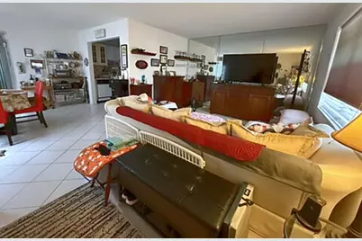 370 Burgundy H #H, Delray Beach, FL 33484 - Photo 2