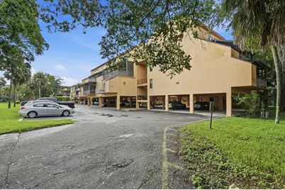 430 Commodore Drive #314, Plantation, FL 33325 - Photo 2