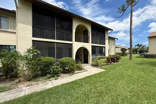 304 Knotty Pine Cir, Greenacres, FL 33463 - Photo 2