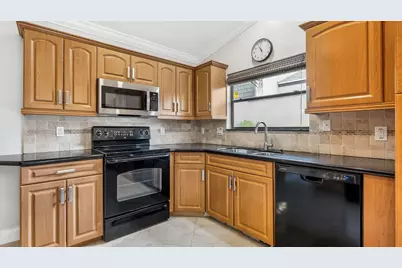 2560 NW 13th Court, Delray Beach, FL 33445 - Photo 14