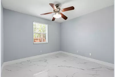104 Oxford Court, Royal Palm Beach, FL 33411 - Photo 24