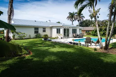 8016 SE Palm Street, Hobe Sound, FL 33455 - Photo 2