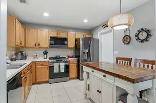 4864 Pinemore Ln, Lake Worth, FL 33463 - Photo 8