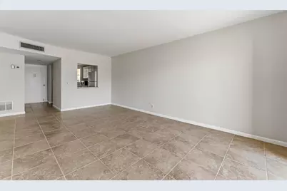 1638 Embassy Drive #208, West Palm Beach, FL 33401 - Photo 4