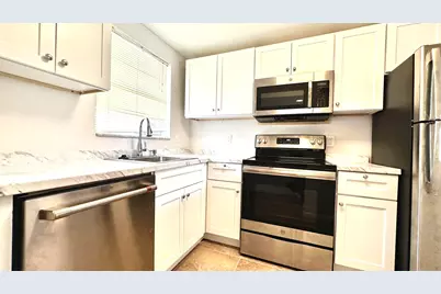 1638 Embassy Drive #208, West Palm Beach, FL 33401 - Photo 6