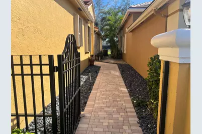 4194 Imperial Isle Drive, Lake Worth, FL 33449 - Photo 2