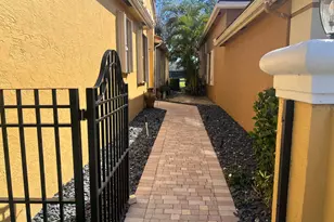 4194 Imperial Isle Dr, Lake Worth, FL 33449 - Photo 2
