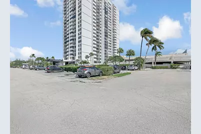 5600 N Flagler Drive #203, West Palm Beach, FL 33407 - Photo 2