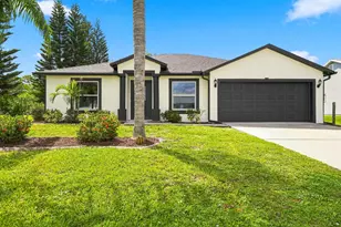 820 SW Jennifer Terrace, Port Saint Lucie, FL 34953 - Photo 2