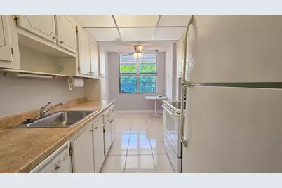 2650 NW 49th Avenue # 318, Lauderdale Lakes, FL 33313 - Photo 12