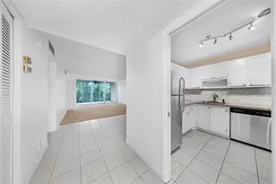 3051 S Palm Aire Dr, Pompano Beach, FL 33069 - Photo 4