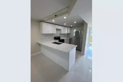 8000 Fairview Drive #209, Tamarac, FL 33321 - Photo 4