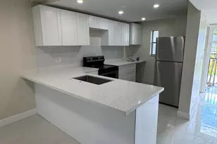 8000 Fairview Dr, Tamarac, FL 33321 - Photo 4