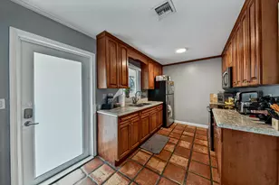 701 NE 22nd Dr, Wilton Manors, FL 33305 - Photo 10