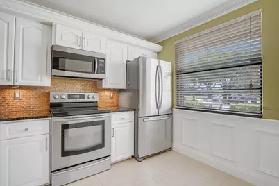 6073 Balboa Circle #105, Boca Raton, FL 33433 - Photo 4