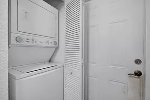 2725 NE 8th Ave, Wilton Manors, FL 33334 - Photo 14