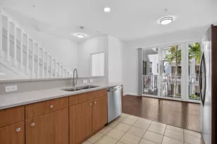 2725 NE 8th Ave, Wilton Manors, FL 33334 - Photo 4