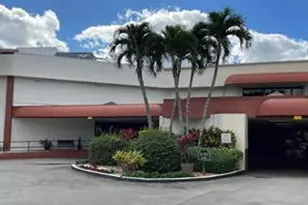 9300 N Hollybrook Lake Dr S, Pembroke Pines, FL 33025 - Photo 28