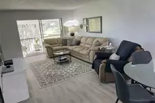 9300 N Hollybrook Lake Dr S, Pembroke Pines, FL 33025 - Photo 8