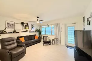 543 Durham S, Deerfield Beach, FL 33442 - Photo 6